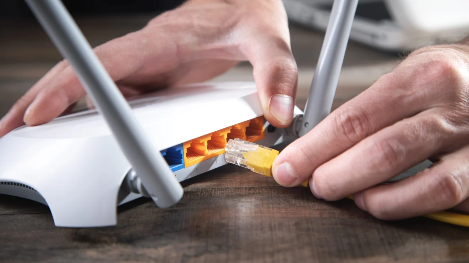 Wiemy kto oferuje najszybszy internet w Polsce