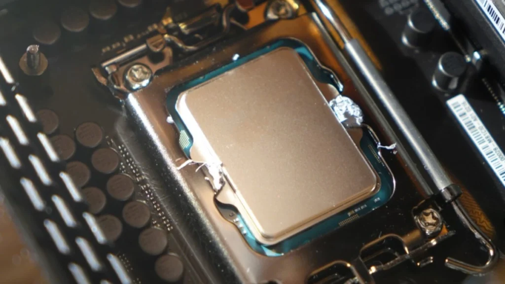 Złe wieści dla fanów Intela. Nowe procesory będą… wolniejsze!