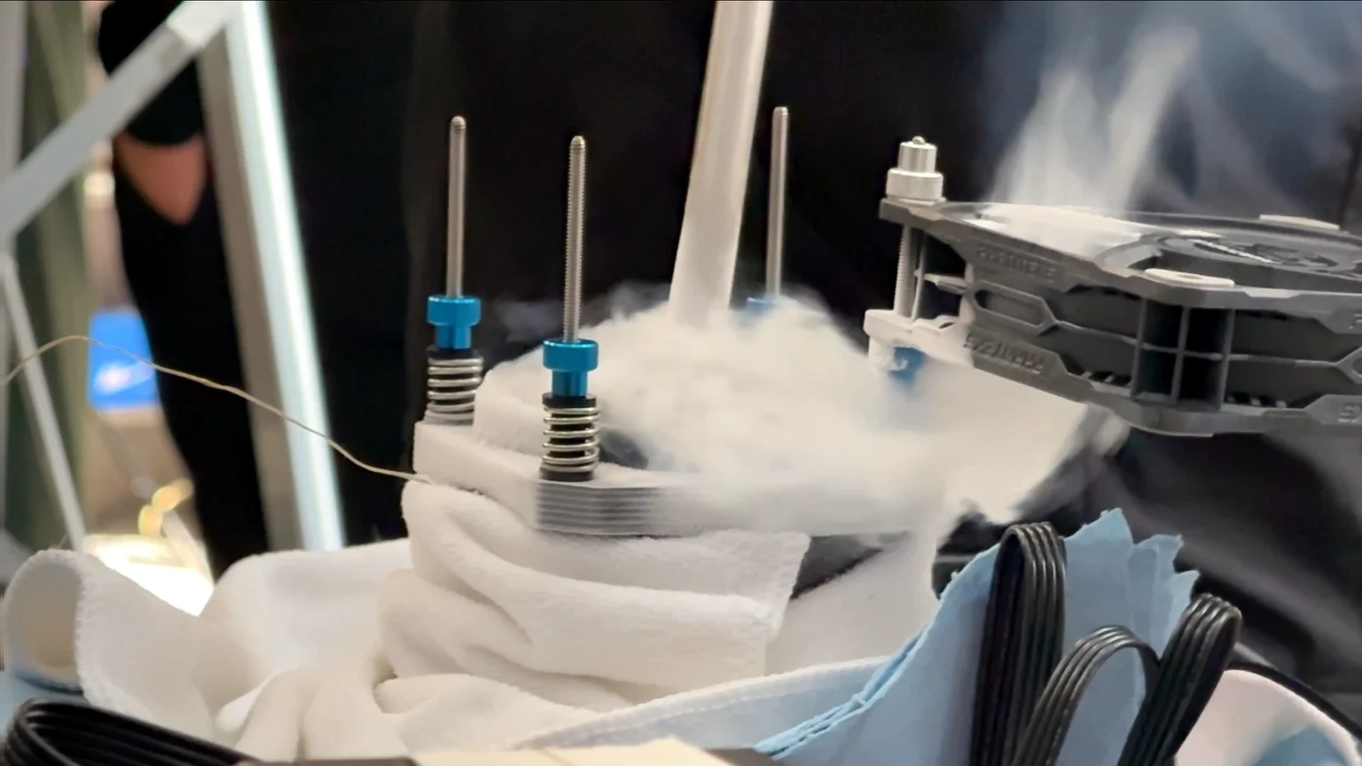 Padł rekord świata w podkręcaniu. Procesor Intela osiągnął ponad 9 GHz