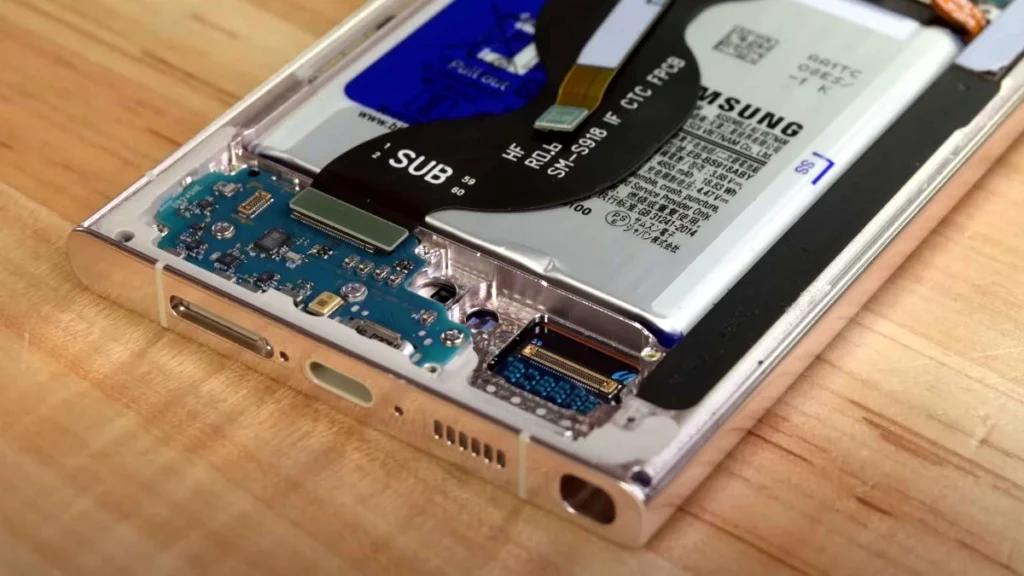 Apple i Samsung planują nowe baterie dla smartfonów. Czeka nas przełom?