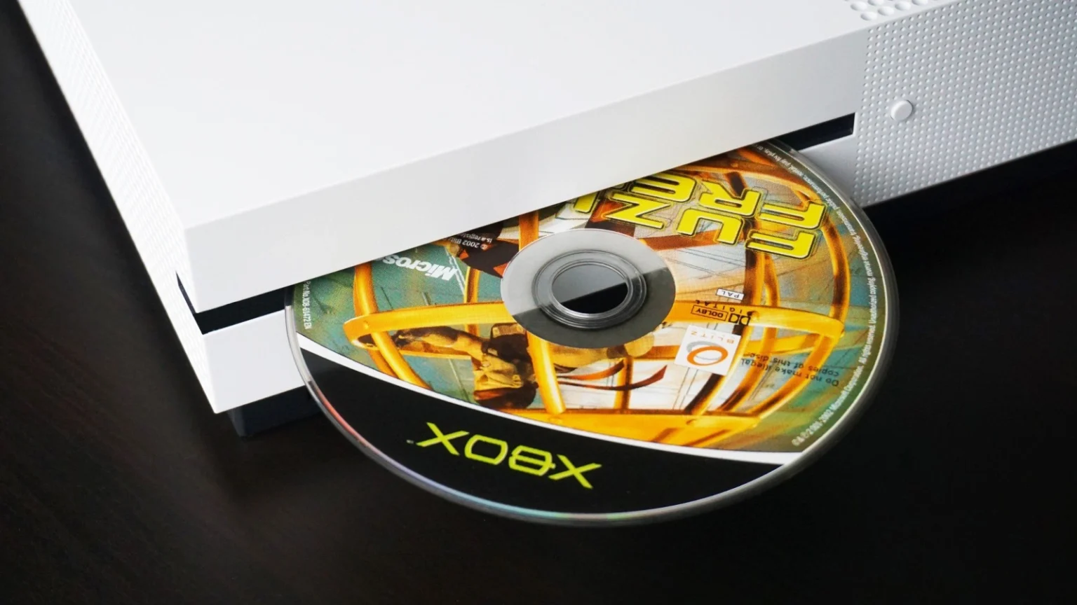 Microsoft nie skreśla płyt. Nowy Xbox może zagrać Sony na nosie