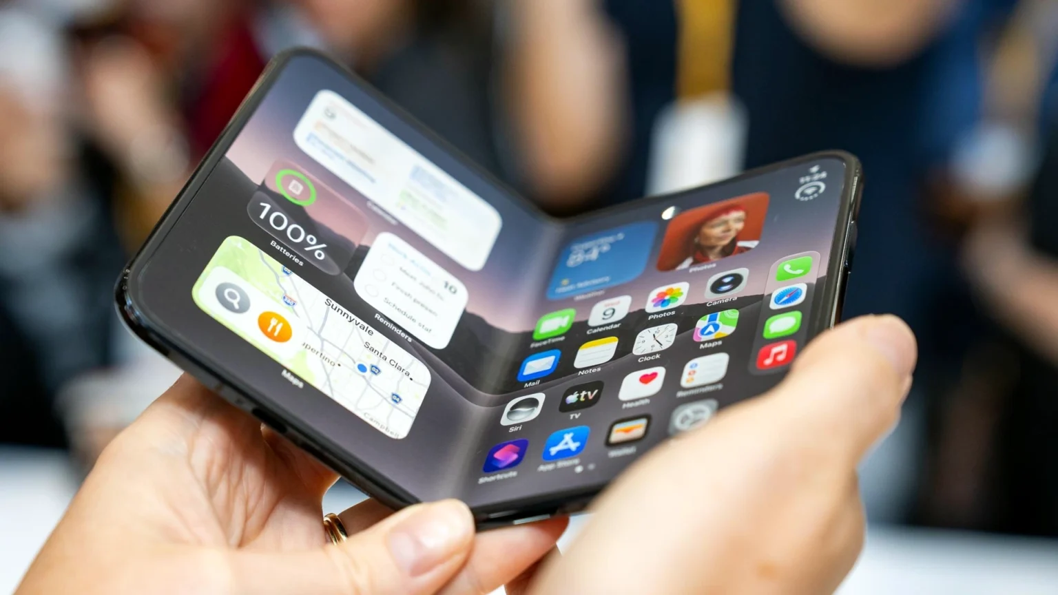 Apple wreszcie ma składanego iPhone’a. Kosztuje tyle co nerka