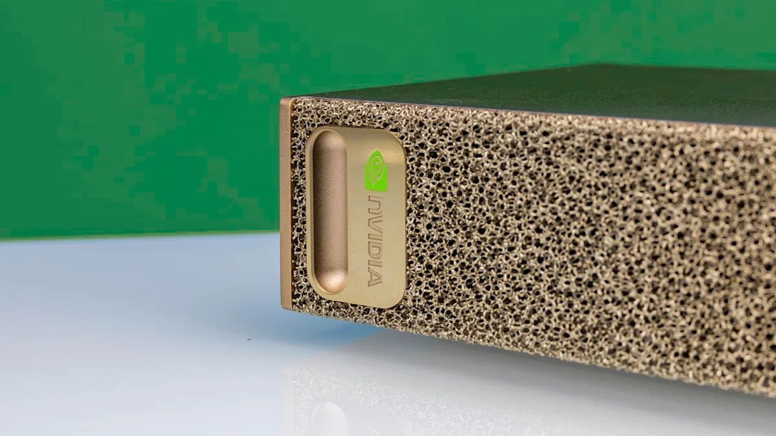 NVIDIA prezentuje „nowe” DGX Spark. Oferują mniej pamięci w wyższej cenie